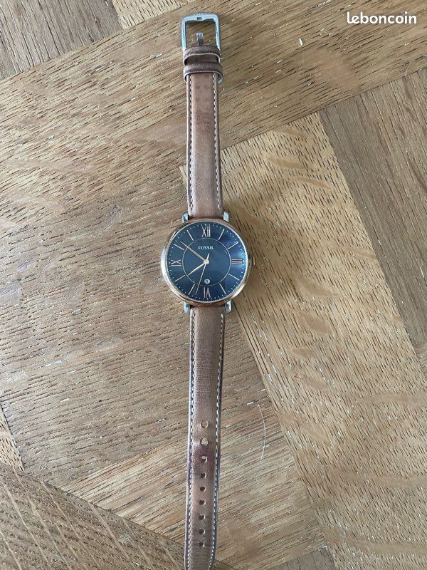 Montre femme FOSSIL (image 1)