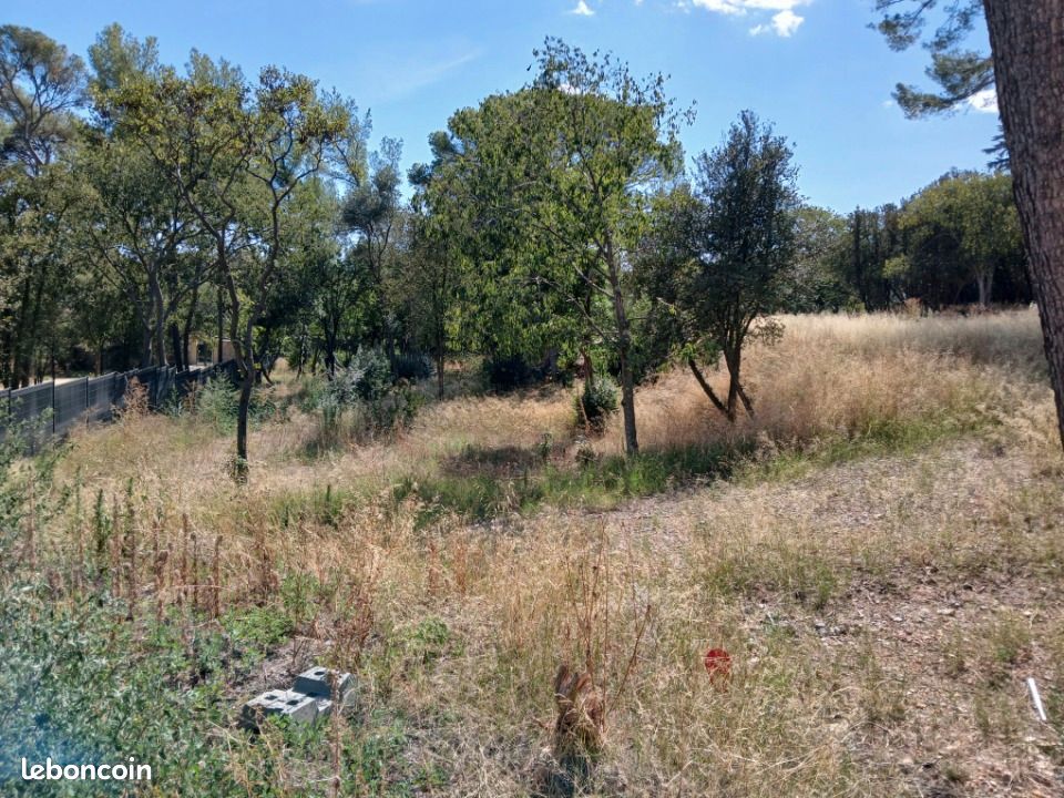Terrain 1 000 m² Cournonsec · 259 000 €