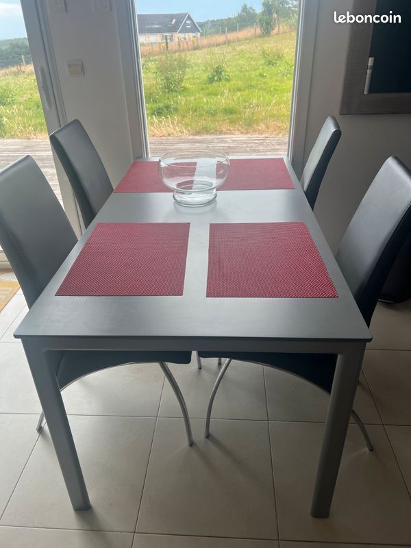Table cuisine (image 1)