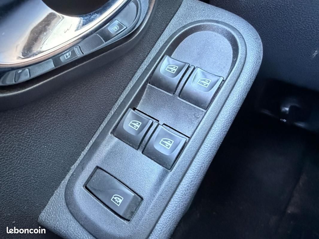 Dacia Duster 1.2 125CH 4X2 PRESTIGE EDITION (image 5)