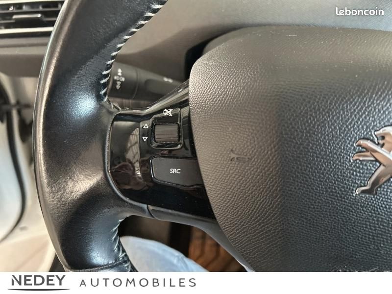Peugeot 308 1.2 PureTech 130ch S&S Allure EAT6 (image 20)