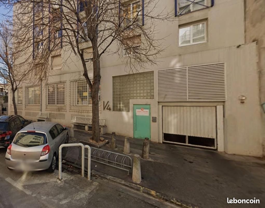 Garage/box Marseille · 24 000 €