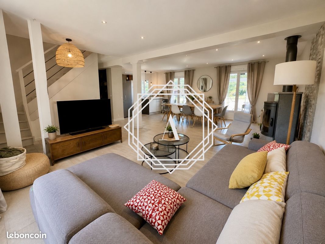 Maison 6 pièces 167 m² · à Saint-Crépin-Ibouvillers · 167 m² · 396 000 €