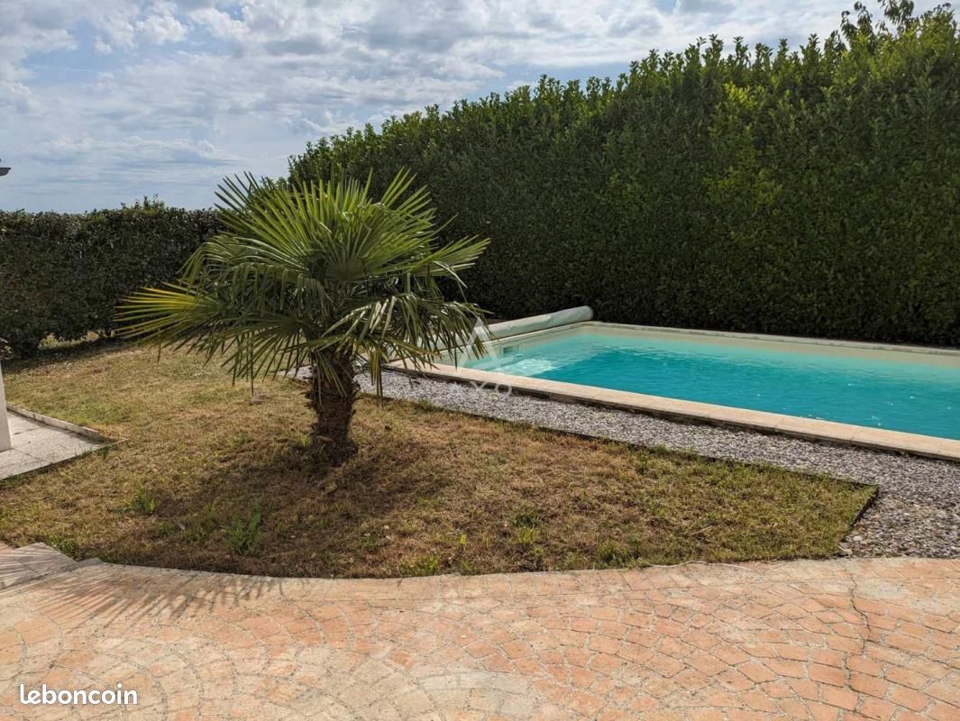 Maison de village 4 pièces 110 m² - Pons 17800 (image principale 0)