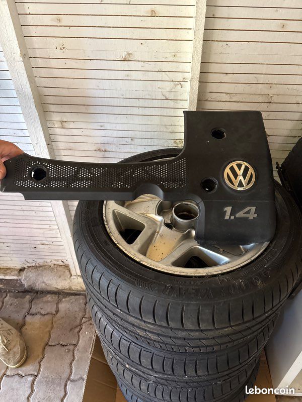 Cache moteur polo (image 1)