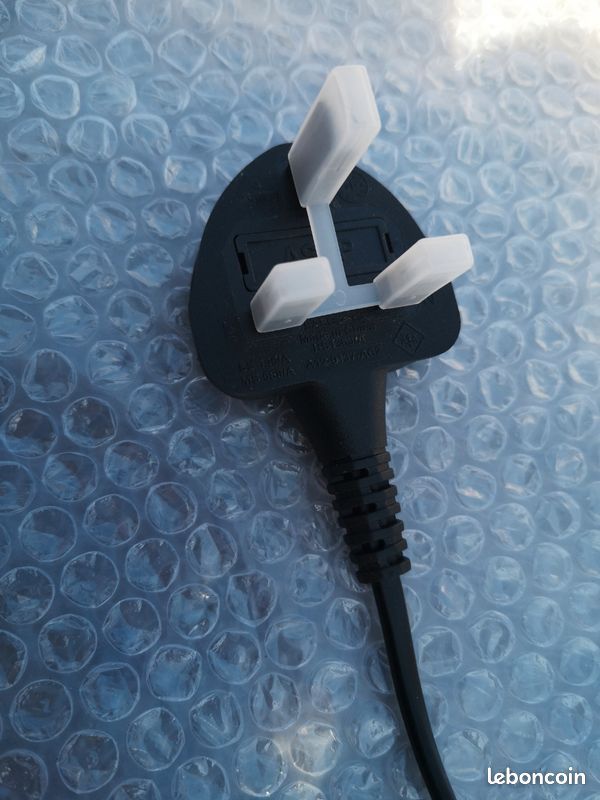 Adaptateur pour prise anglaise (image 3)