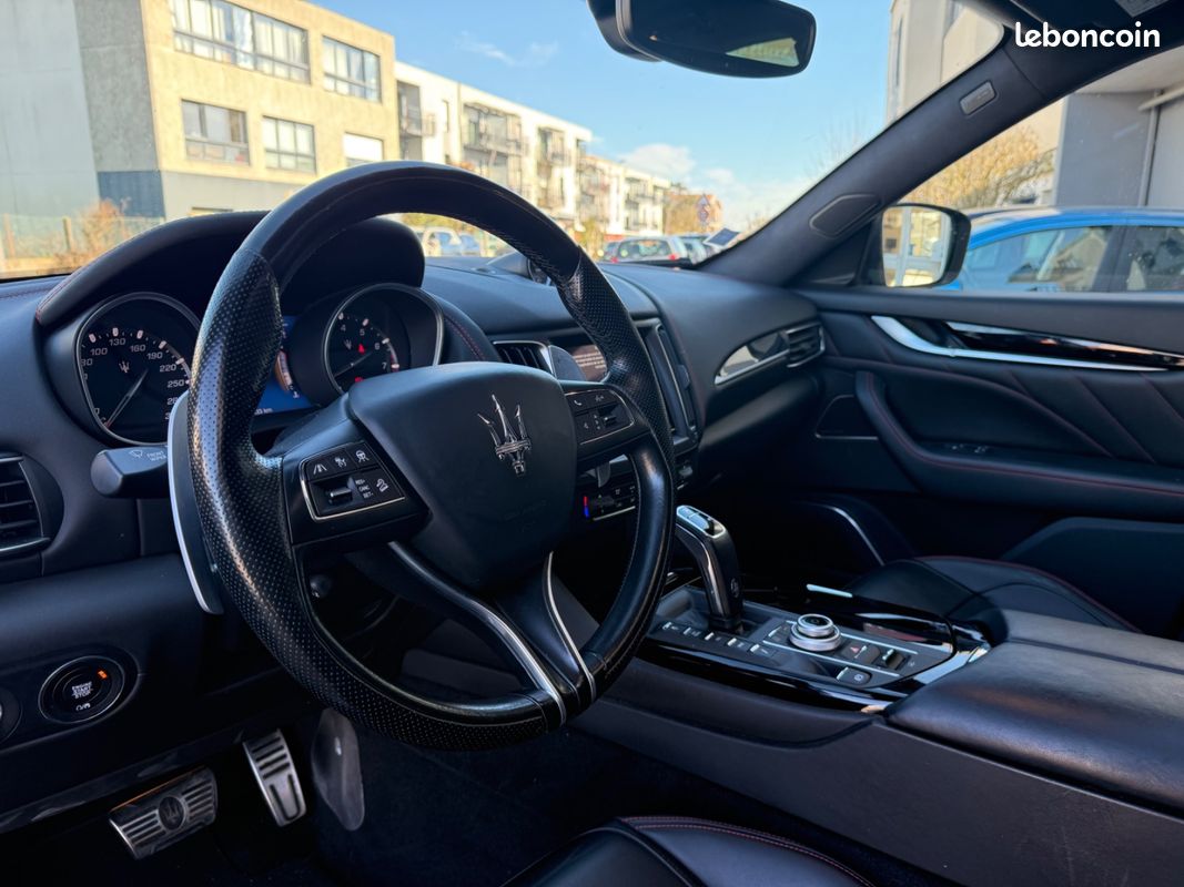 MASERATI LEVANTE 3.0 V6 Bi-Turbo 350 Q4 GranSport (image 11)