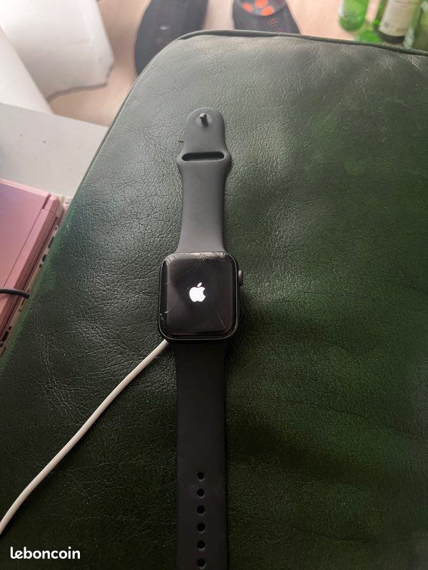 Apple Watch SE 44mm aluminium pour pièces (image 2)
