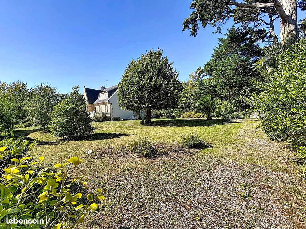 Maison 7 pièces 165 m² · à Plougonvelin · 165 m² · 647 000 €