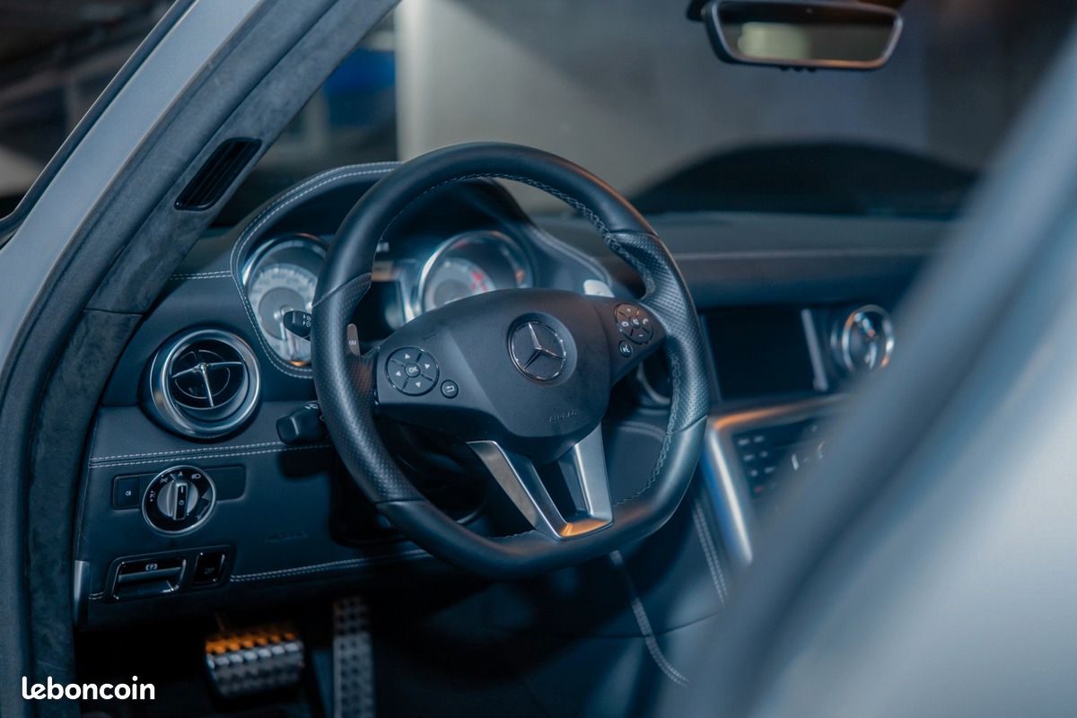 Mercedes-Benz SLS AMG 571ch (image 14)
