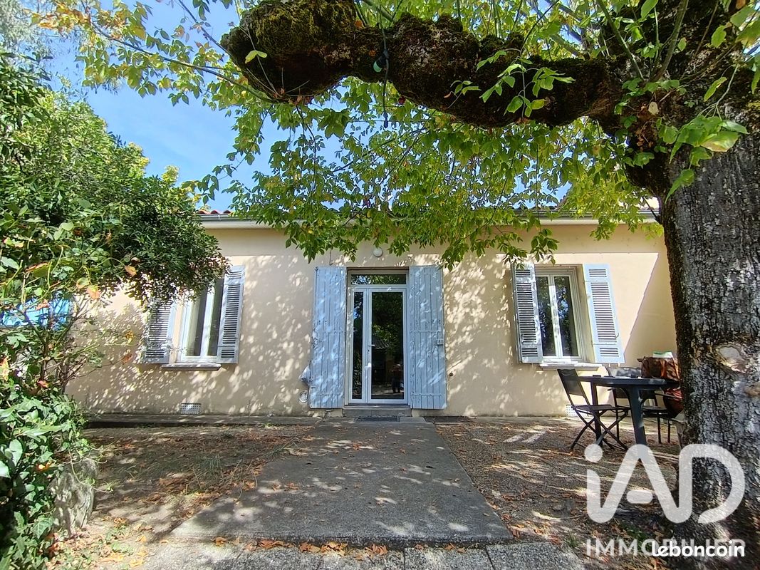 Maison 5 pièces 107 m² · à Saint-Seurin-sur-l'Isle · 107 m² · 152 000 €