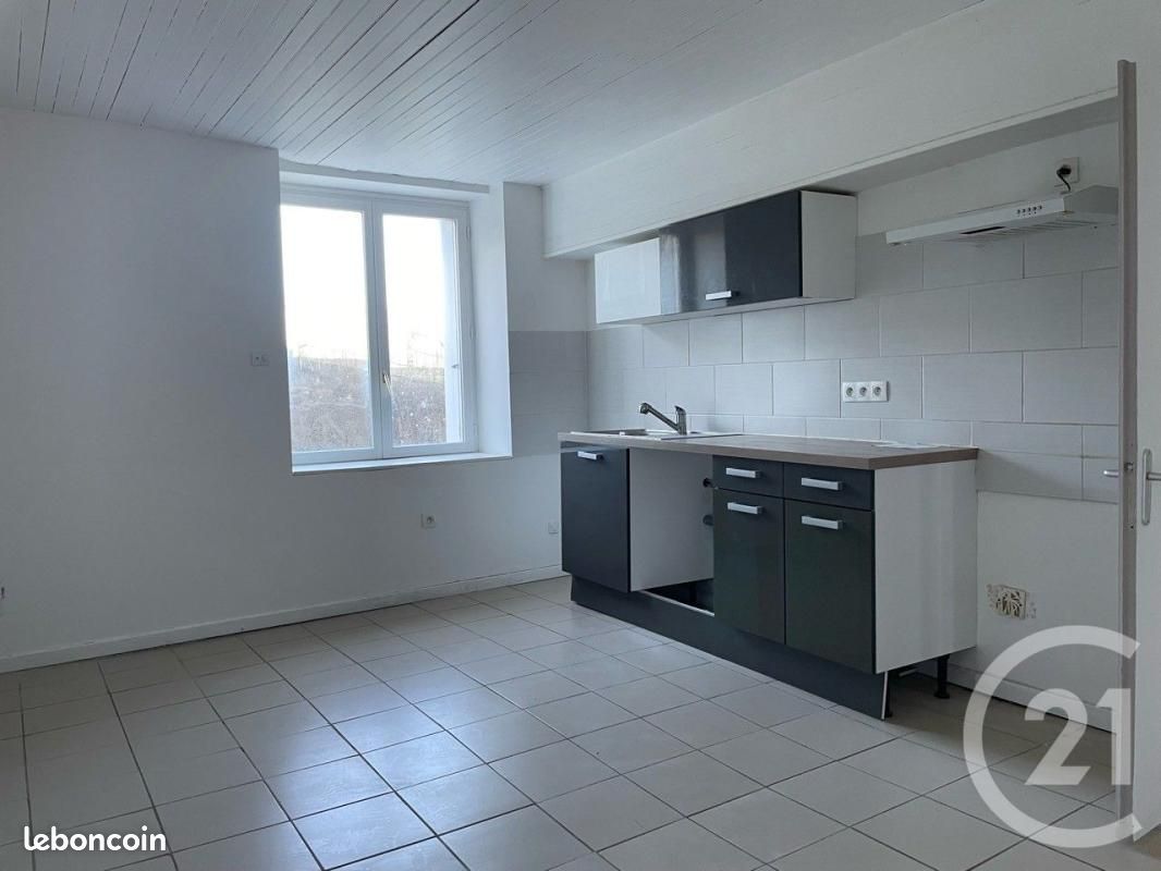 Maison 4 pièces 65 m² · à Ombrée d'Anjou · 65 m² · 600 €/mois
