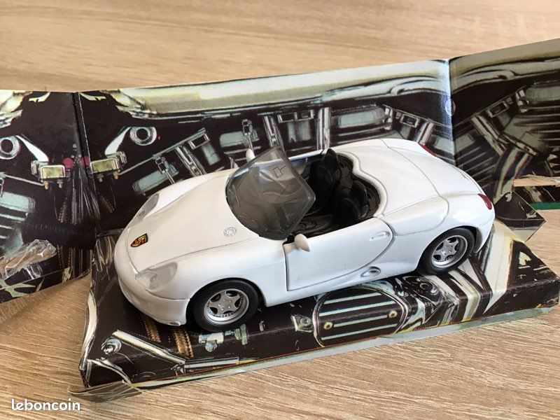 Voiture miniature Porsche Boxster blanche Collection