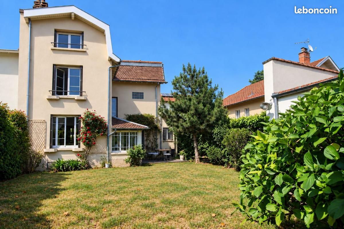 Maison 6 pièces 178 m² · à Lyon · 178 m² · 2 780 €/mois