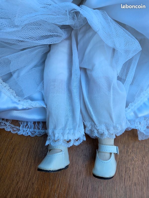 Robe En Soie Bleue Pour Poupée 73 Cm - Fabriquée En France Par Georgette Bravot - Neuve