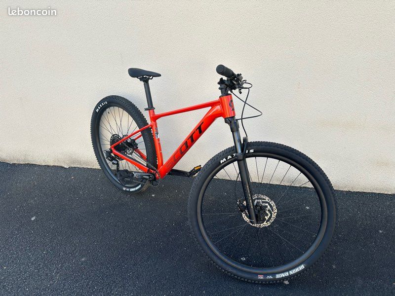 VTT SCOTT SCALE 970 - Rouge (2025) – Parfait état (image 1)