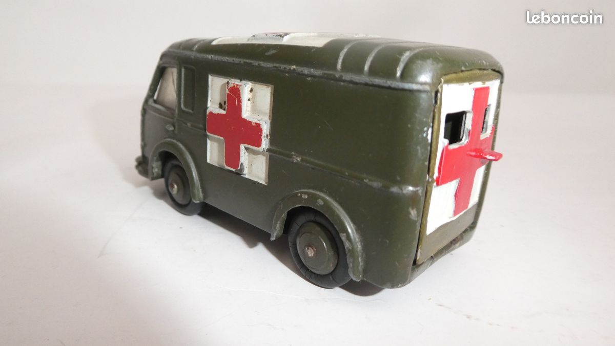 Ambulance Militaire Dinky Toys Vintage – Modèle Français Des Années 80, état Impeccable