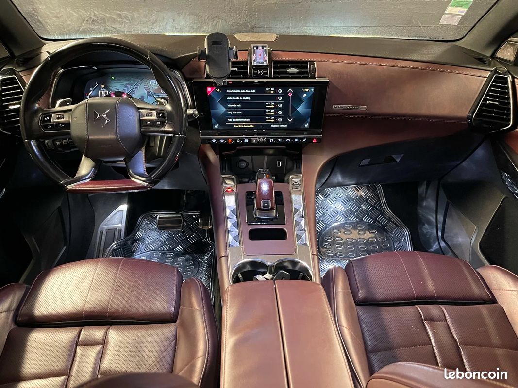 DS DS7 CROSSBACK BlueHDi 180 EAT8 Grand Chic / TOIT OUVRANT / CAMERA 360 / CAR PLAY / TRES BON ETAT 17380 (image 11)