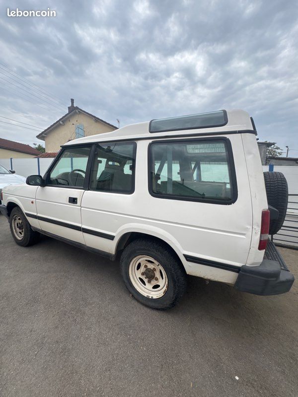 Land rover discovery (image 1)