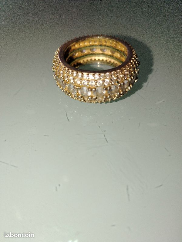 Belle bague avec petit brillant tout le tour (image 3)