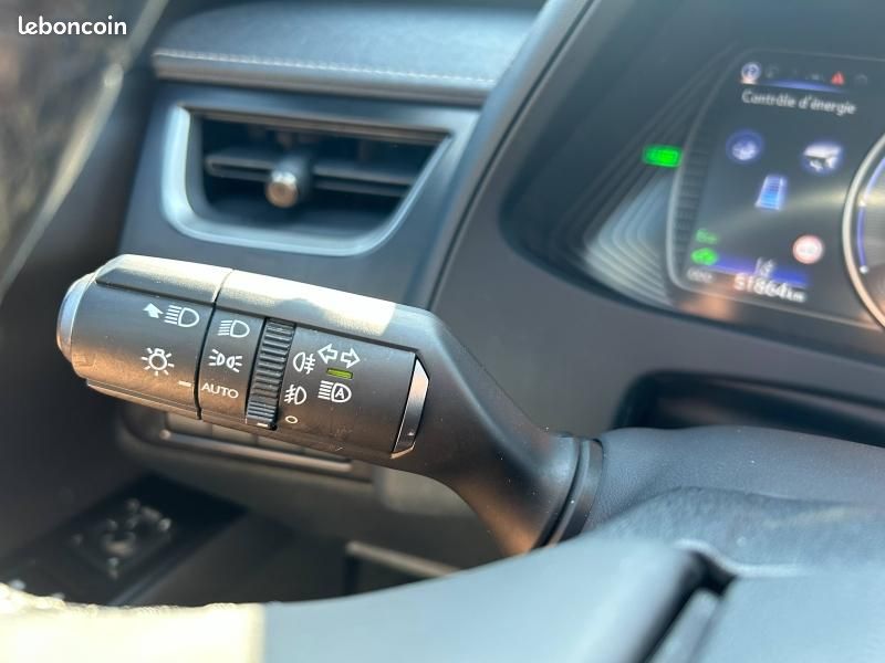 Lexus UX 250h Executive 2WD (image 29)