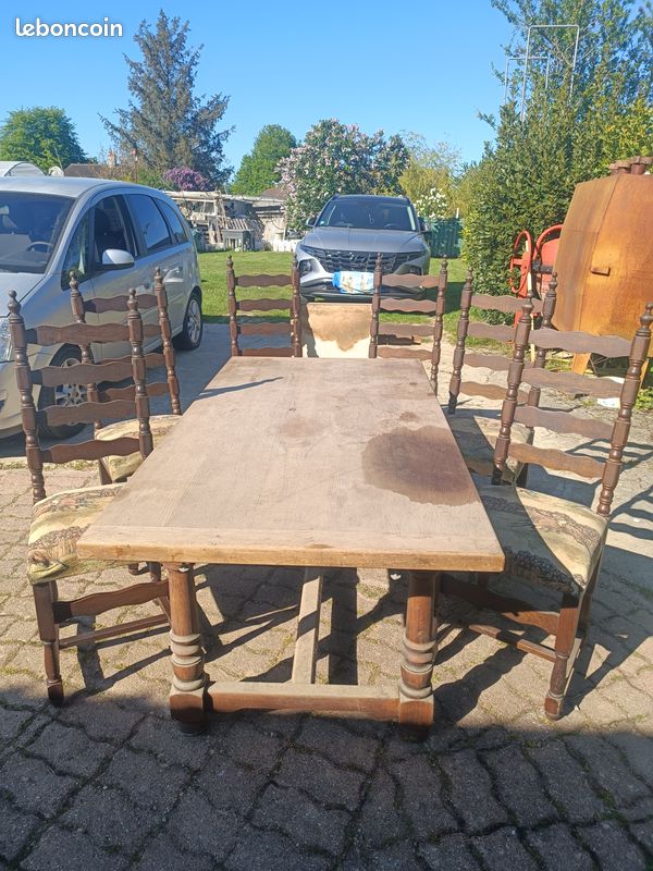 Table et chaisse (image 1)