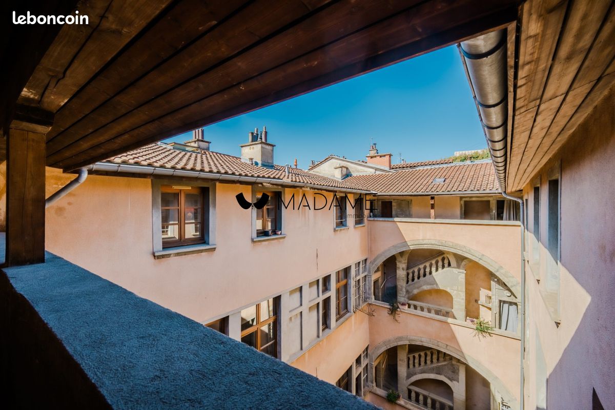 Appartement 2 pièces 111 m² · à Grenoble · 111 m² · 205 000 €