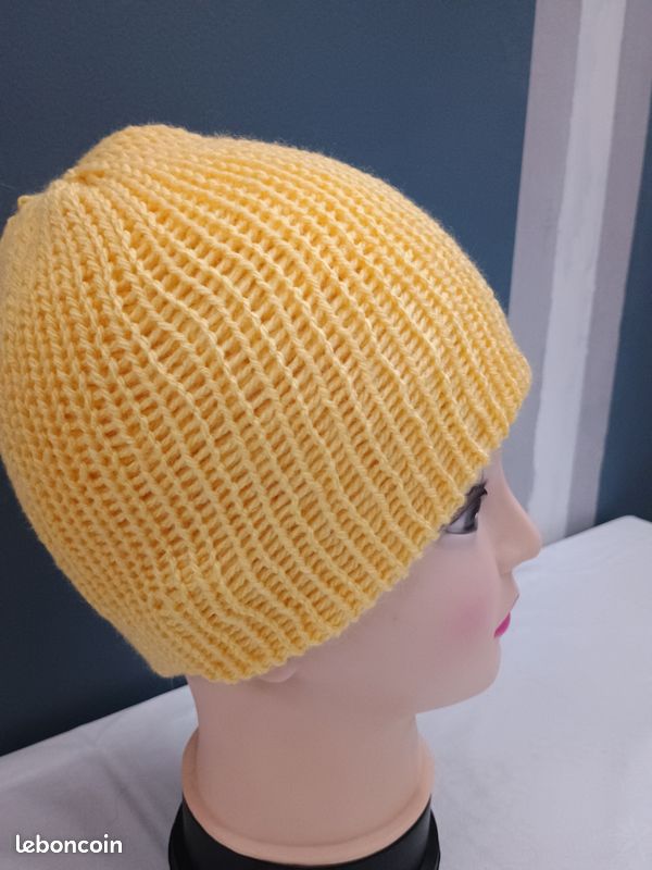 Bonnet (image 1)