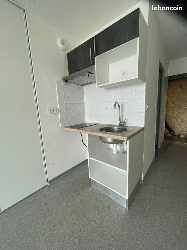 Appartement 1 pièce 18 m² · à Nîmes · 18 m² · 336 €/mois
