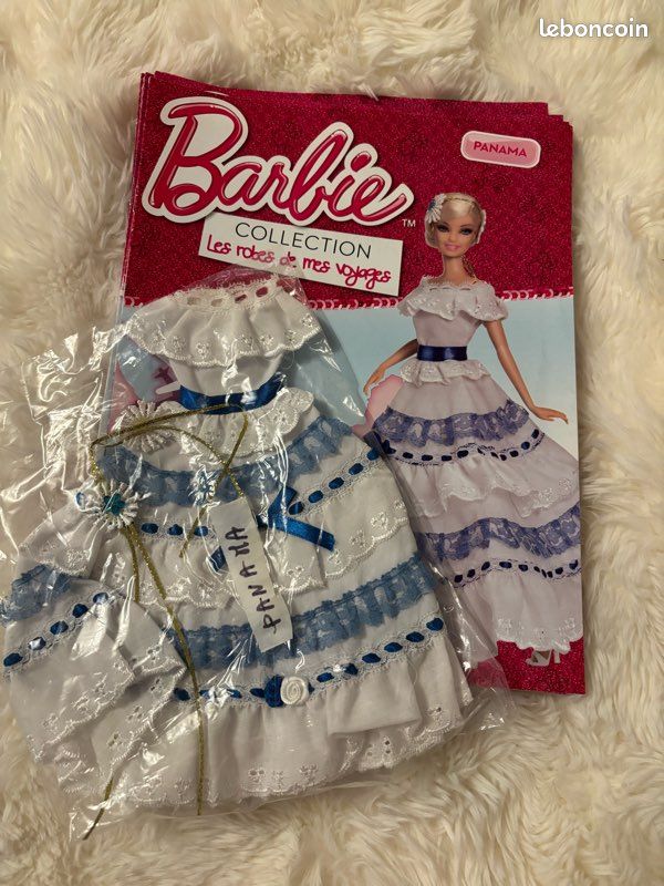 lot vetements BARBIE les robes de mes voyages