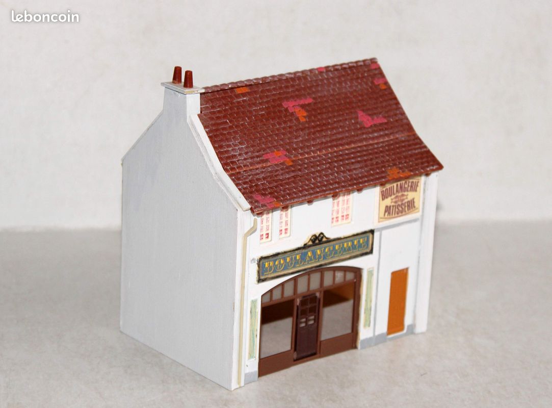 Maquette Maison MKD HO – Fabrique De Meubles Charron – Montée Et Peinte – Époque 4