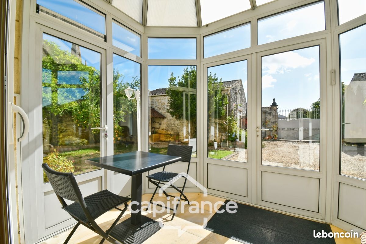 Maison 10 pièces 268 m² · à Saint-Jean-d'Angély · 268 m² · 349 000 €