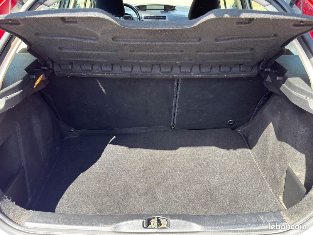 Citroën C4 1.6 HDI 110CH Exclusive – Régulateur – Clim Auto – Jantes Alu – Révisée & Garantie 6 mois (image 14)