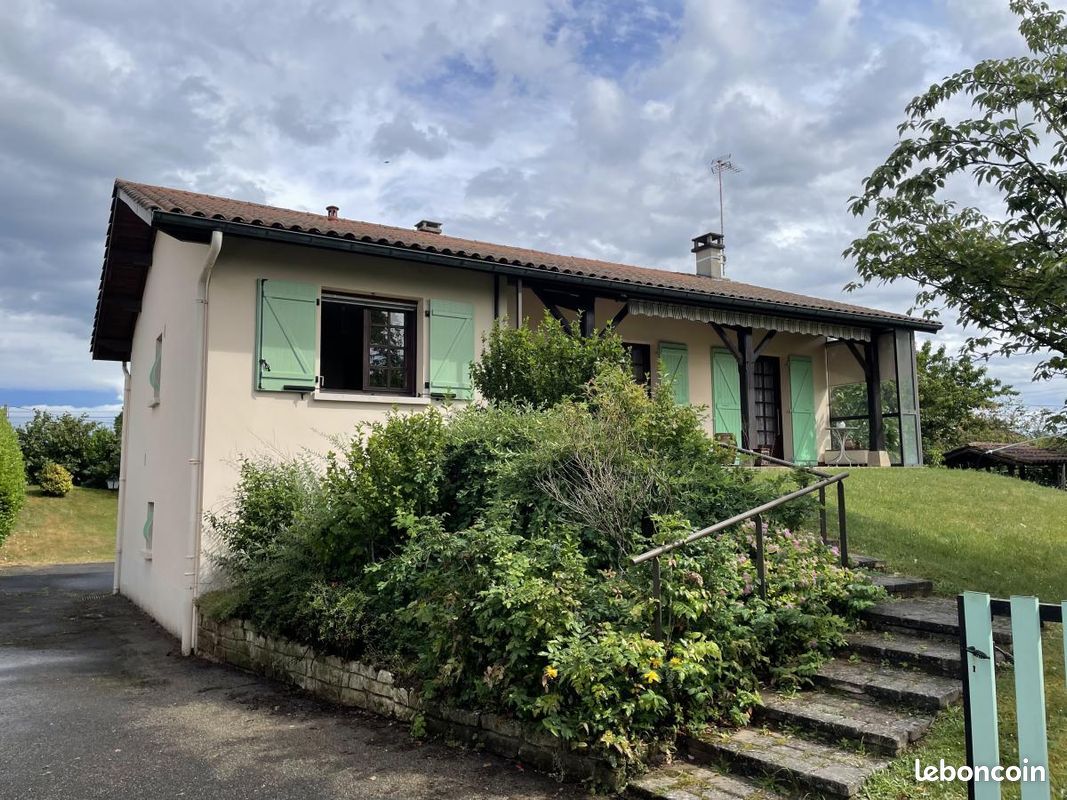 Maison 4 pièces 97 m² · à Bourg-en-Bresse · 97 m² · 220 000 €