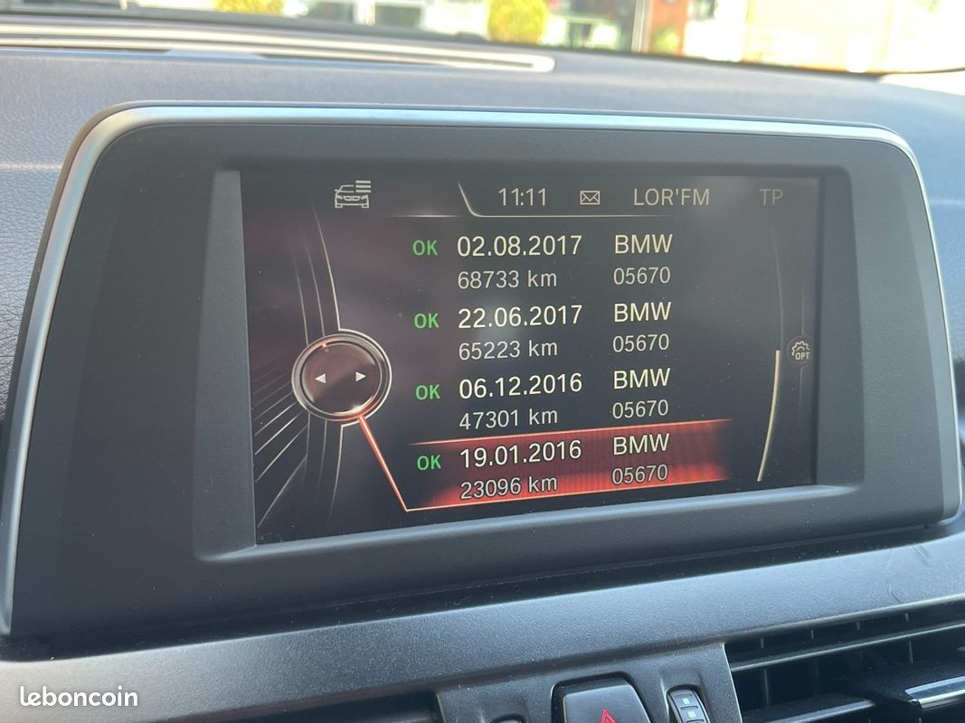 BMW SERIE 2 ACTIVE TOURER F45 218d 150 ch Lounge A - RADARS AV/AR - LIMITEUR DE VITESSE (image 23)