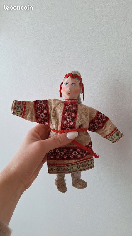 Poupée Ancienne Française Folklorique à Tête D'aigle (occasion)