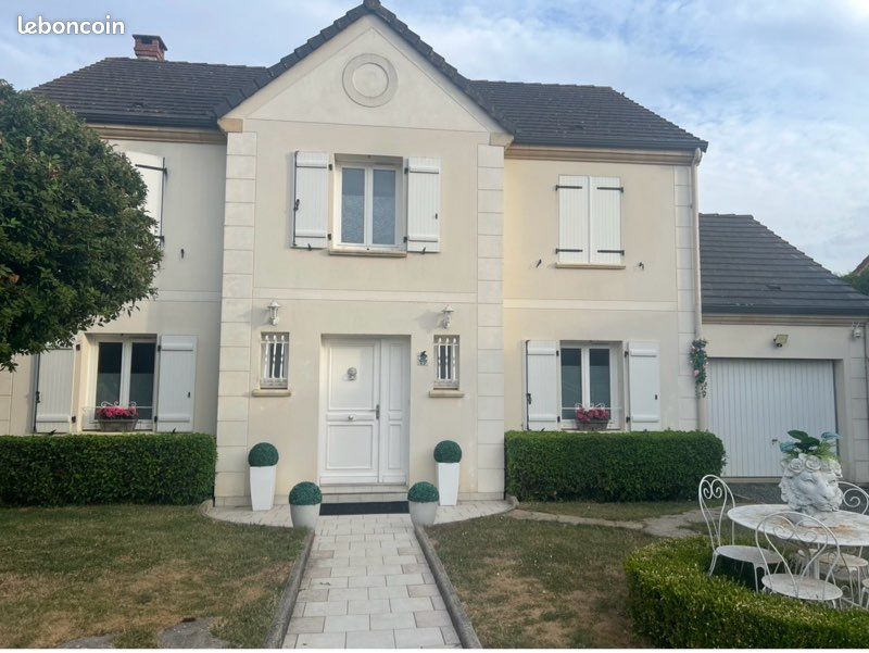 Maison 5 pièces 140 m² · à Thieux · 140 m² · 2 700 000 €