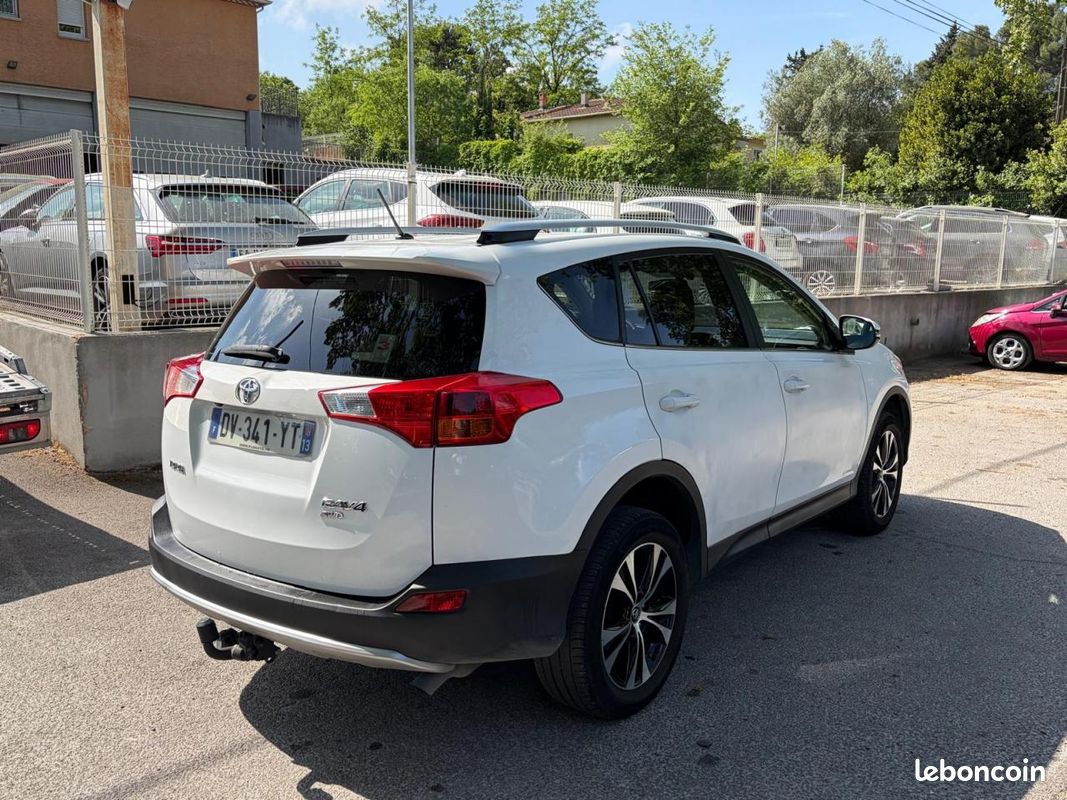 TOYOTA RAV 4 150 D-4D Life Edition 4X4 (image 2)