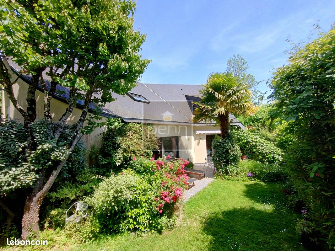 Maison 7 pièces 272 m² · à Vitré · 272 m² · 698 000 €