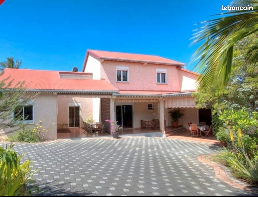 Maison 10 pièces 283 m² · à Saint-Pierre · 283 m² · 644 000 €