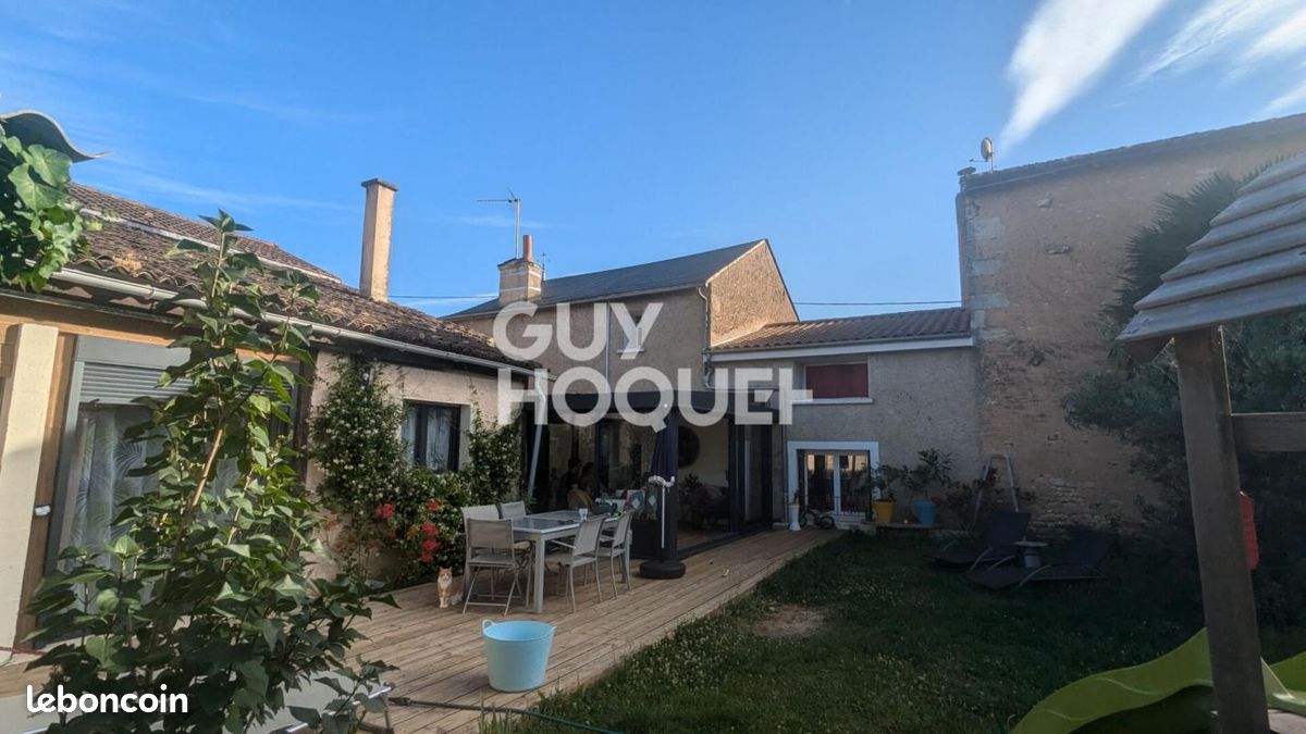 Maison 8 pièces 157 m² · à Poitiers · 157 m² · 229 000 €