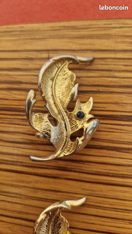 Broche Vintage En Métal Argenté Forme Feuille - Occasion Avec Traces D'usure Normales