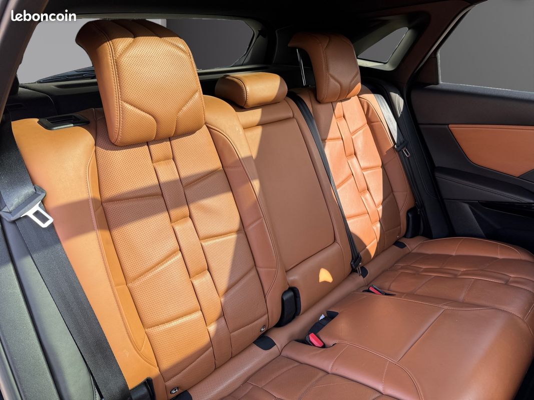 DS DS7 E-TENSE 4X4 RIVOLI 300 Grand Chic Focal Toit Ouvrant Sièges Électriques Massants Garantie 12 mois (image 11)