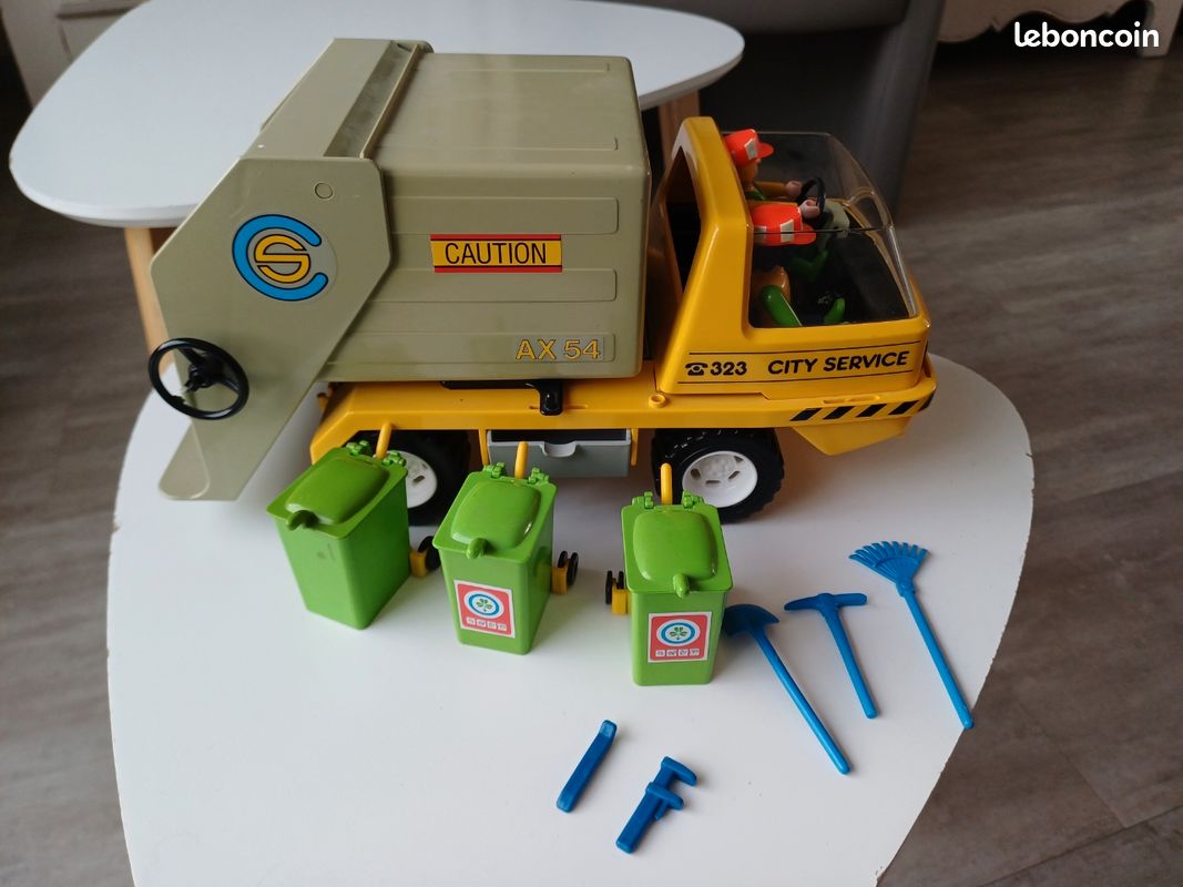 Playmobil 3780 - Camionne poubelles - city service de 1988 dans sa Playmobil 3780 - Camionne poubelles - city service de 1988 dans sa