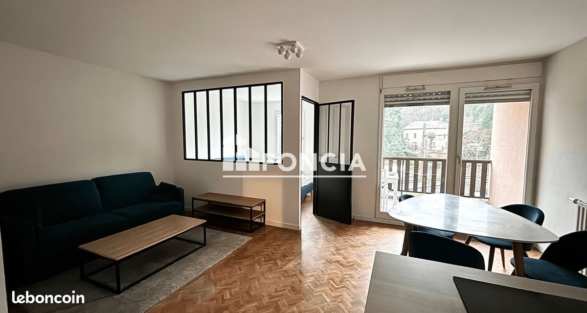 Appartement 2 pièces 45 m² · à Charbonnières-les-Bains · 45 m² · 796 €