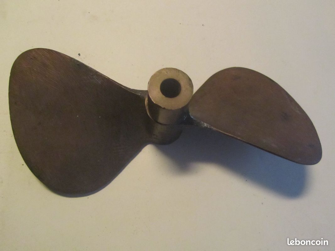 Hélice en bronze de bateau (image 1)