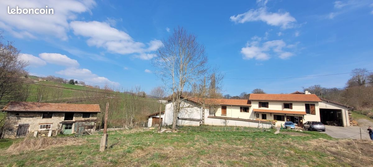 Maison 8 pièces 209 m² · à Saint-Martin-en-Haut · 209 m² · 469 000 €