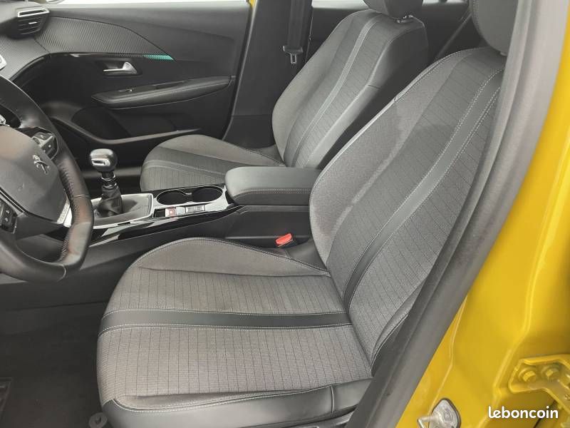 Peugeot 208 PureTech 100 S&S BVM6 Allure (image 14)
