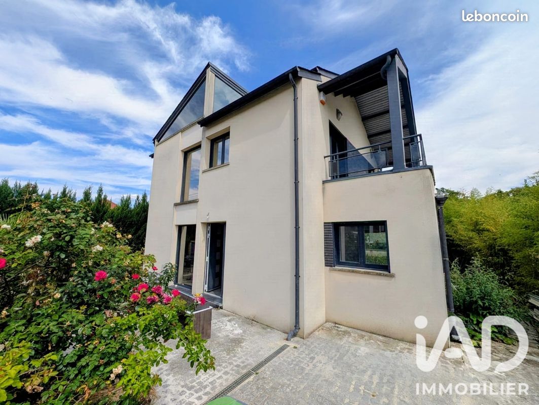 Maison 5 pièces 121 m² · à Ézanville · 121 m² · 3 000 €