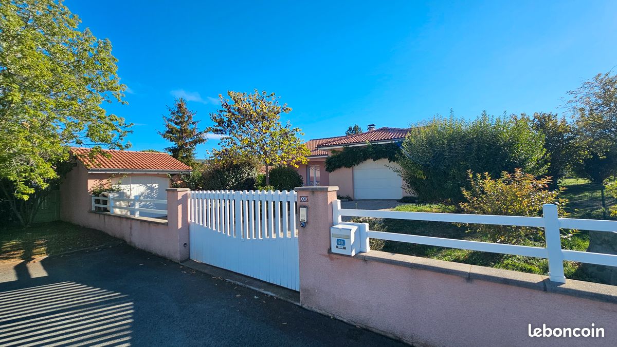 Maison 4 pièces 93 m² · à Vic-le-Comte · 92,7 m² · 340 000 €